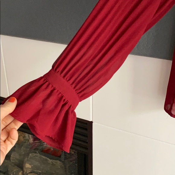 ✨NWT✨ FAB’RIK Oxblood Black Tie Top Bell Sleeves - Picture 3 of 4